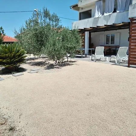 Sjor 2 Bdr W Grill * זאדאר