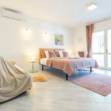 Sjor 2 Bdr W Grill Apartament