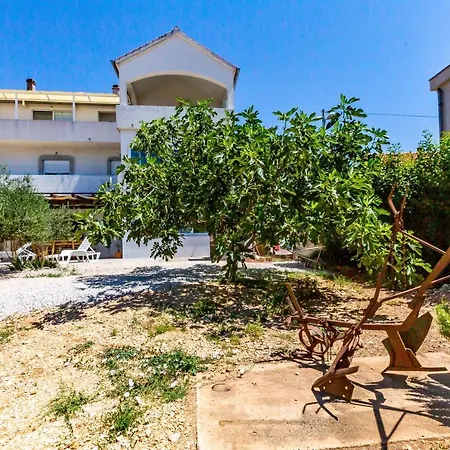 Sjor 2 Bdr W Grill * 扎达尔