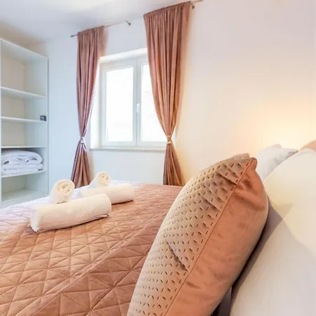 Sjor 2 Bdr W Grill Apartament