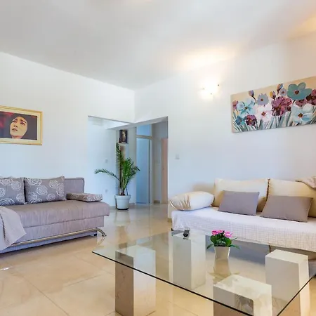 Sjor 2 Bdr W Grill * Zadar