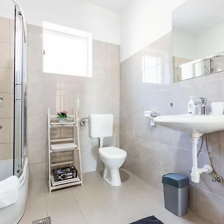 Sjor 2 Bdr W Grill Lejlighed